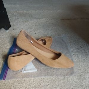 Old Navy pointed toe flats